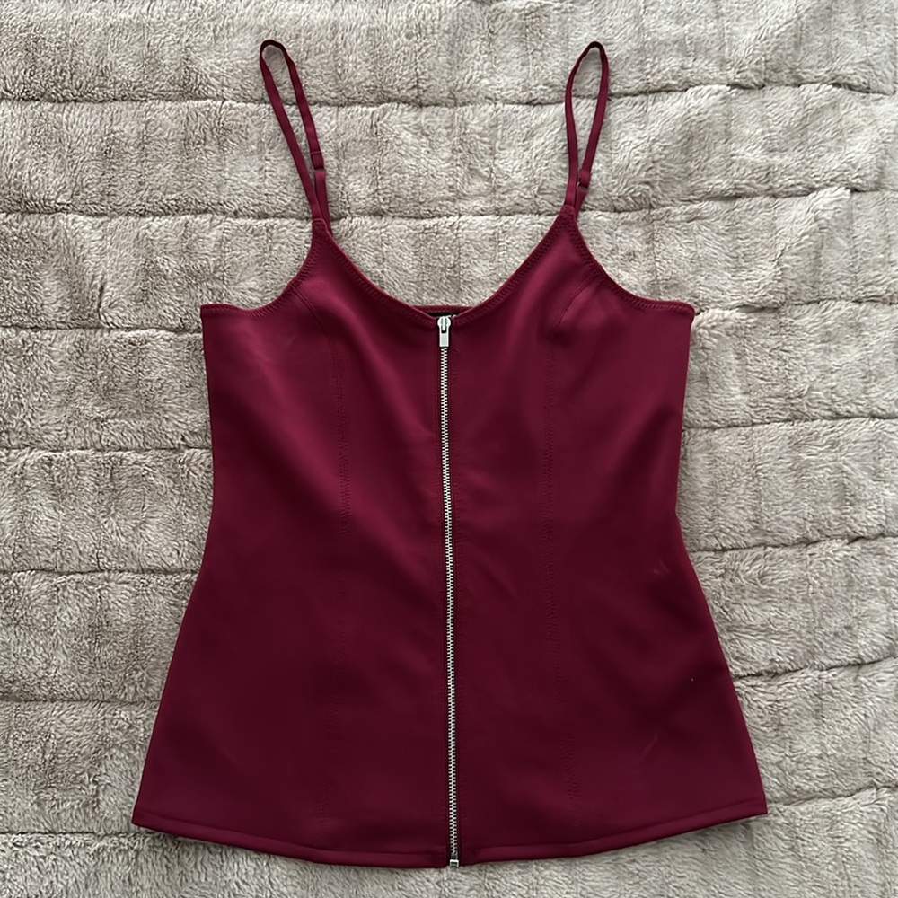 EXPEESS TANKTOP IN CHERRY RED